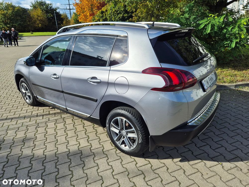 Peugeot 2008 1.2 Pure Tech Style - 3