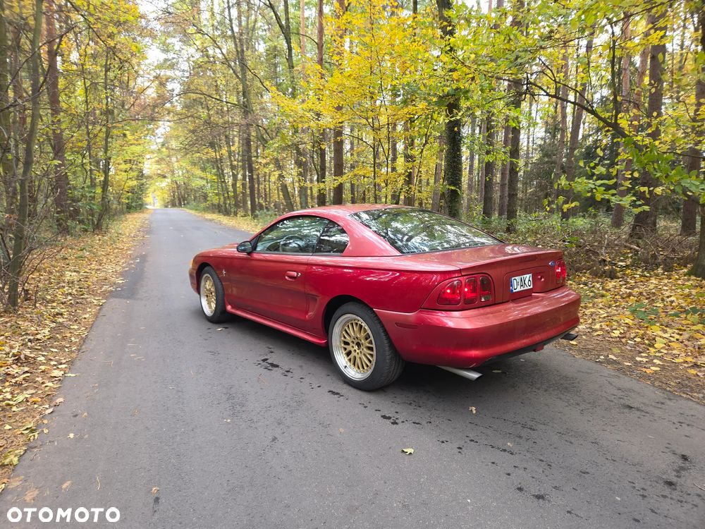Ford Mustang - 6