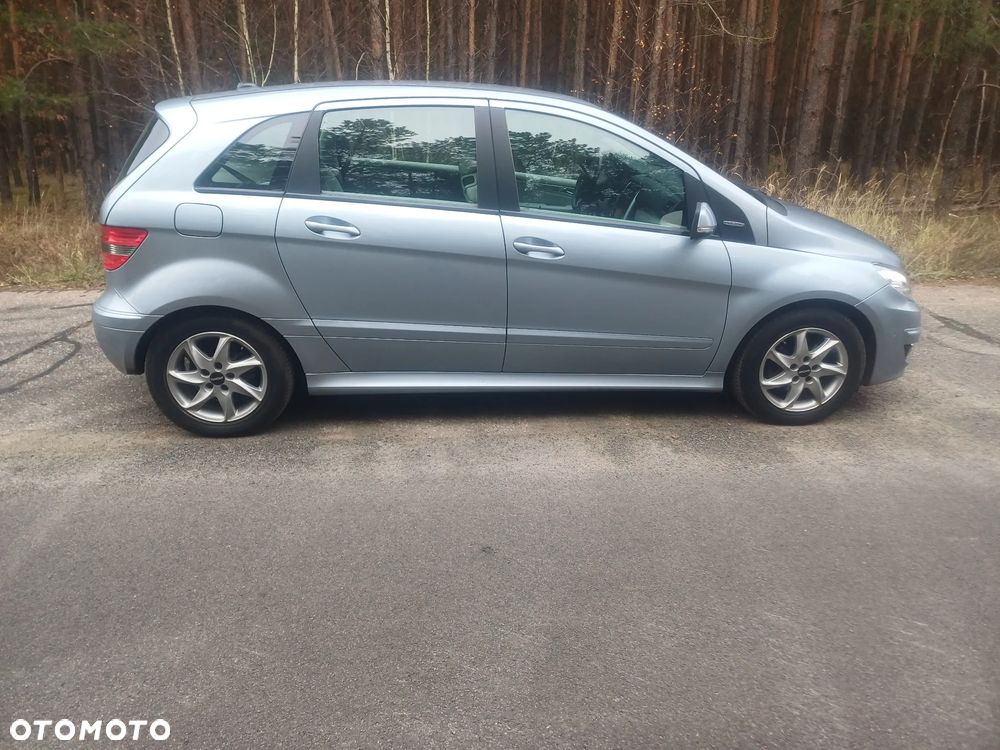 Mercedes-Benz Klasa B 180 BlueEFFICIENCY SPORT EDITION - 3