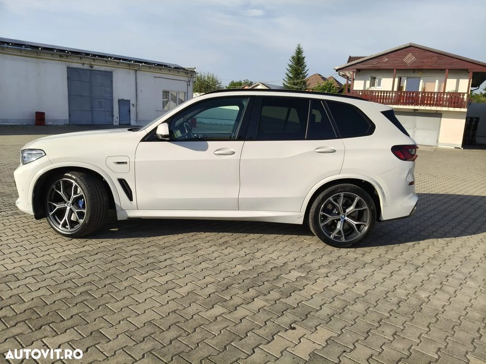 BMW X5 2021 — imagine 9