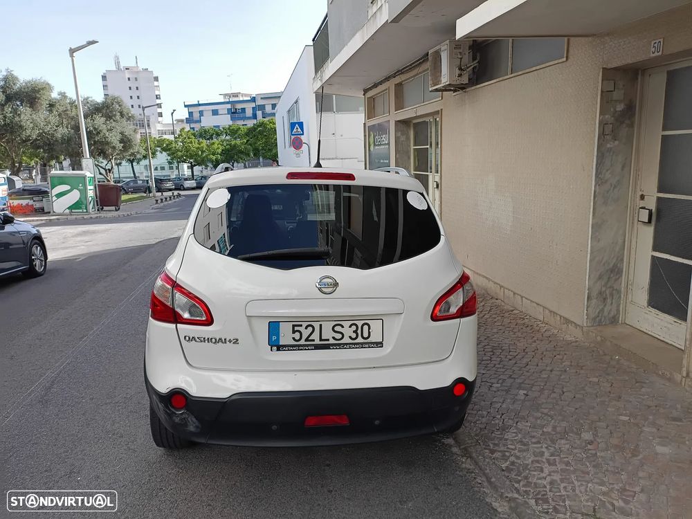 Nissan Qashqai +2 - 4