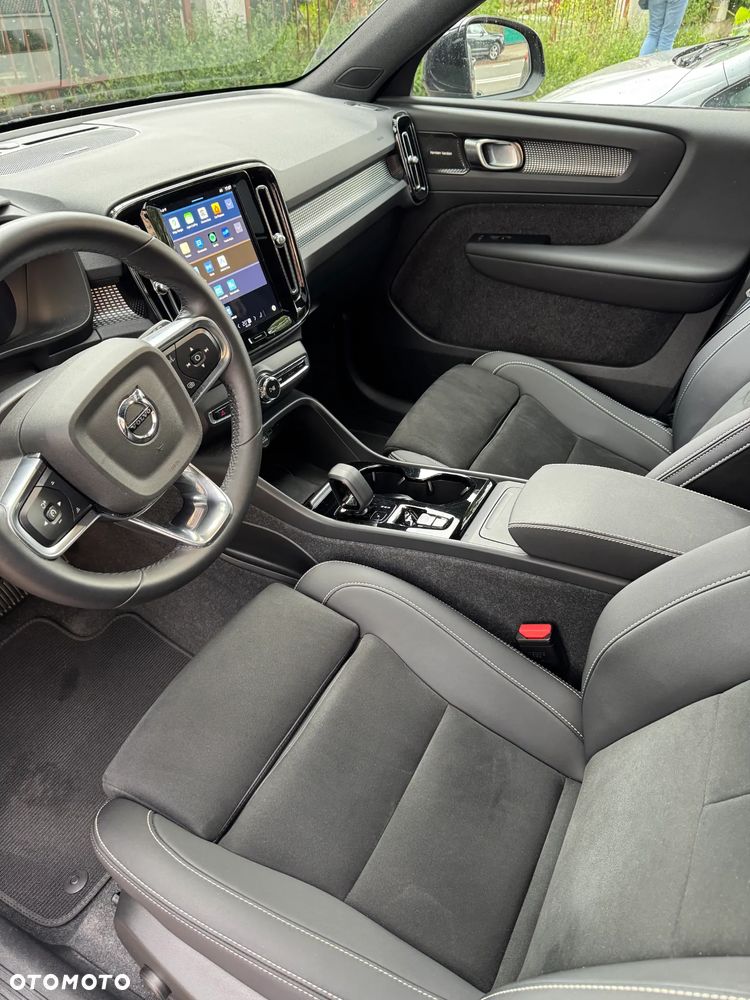 Volvo XC 40 B4 B DKG Ultimate Dark - 24