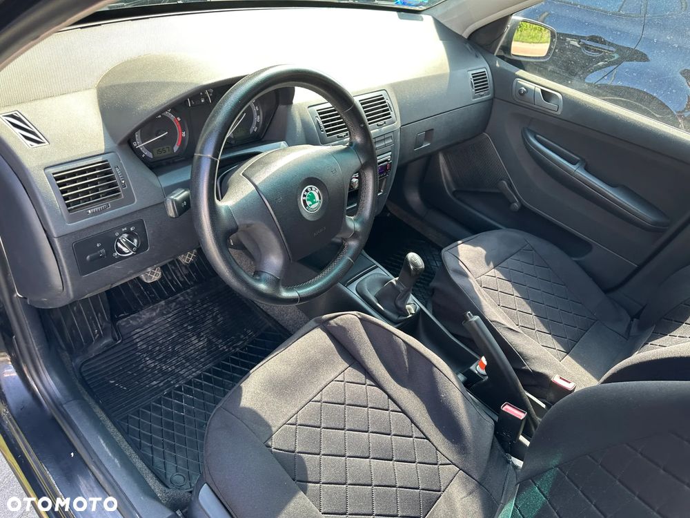 Skoda Fabia 1.2 HTP Sedan Classic - 3
