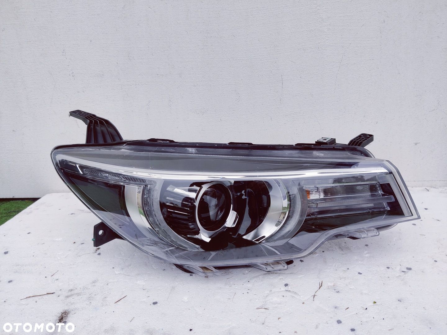 MG ZS LAMPA PRAWY PRZÓD PRZEDNIA PRAWA - 1