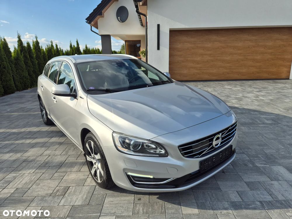 Volvo V60 D6 AWD Plug-in Hybrid Summum - 22