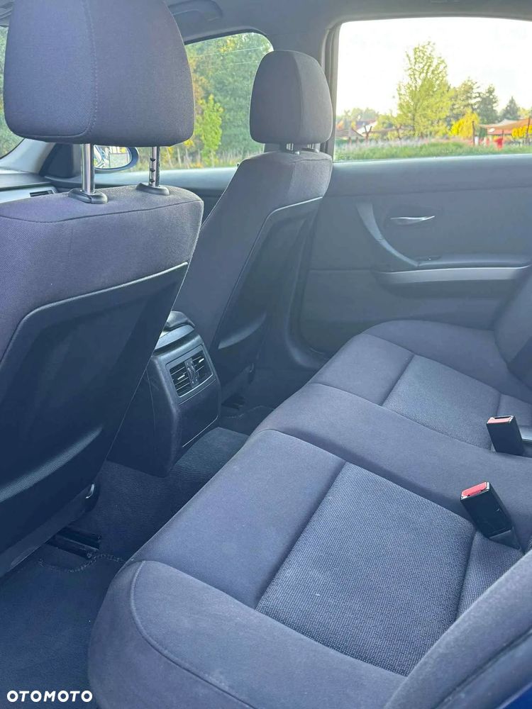 BMW Seria 3 318i - 18