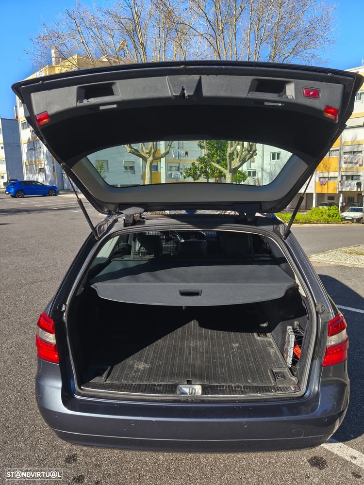 Mercedes-Benz E 200 CDI DPF BlueEFFICIENCY Auto Elegance - 17
