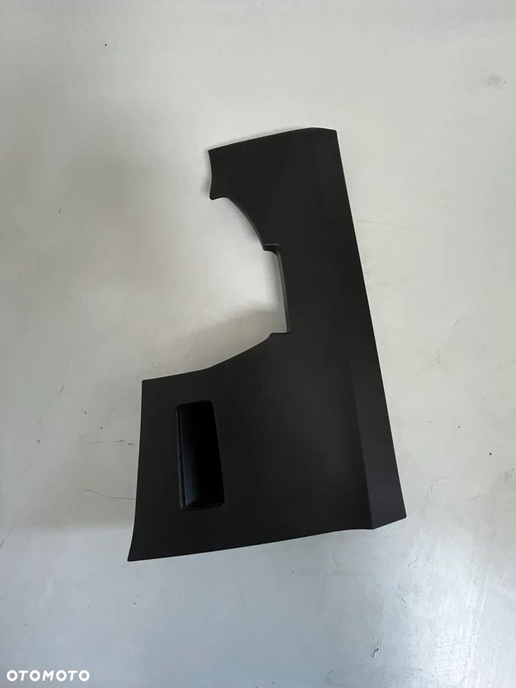 Peugeot 3008 1.6 THP 20r  Prawa/lewa strona poszycie slupka  9811199777 - 8