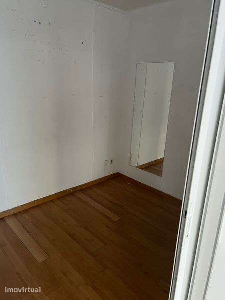 Aluga-se ou vende-se loja em Almada - Grande imagem: 4/4