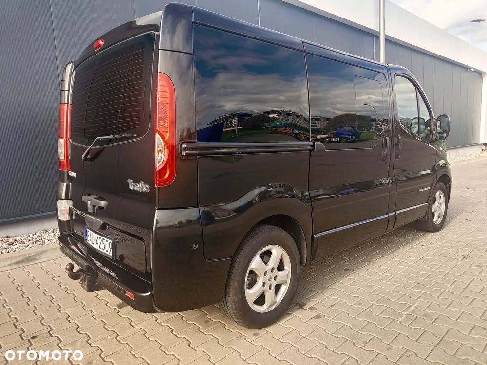 Renault Trafic 2.0 dCi 115 FAP Passenger Black Edition - 13