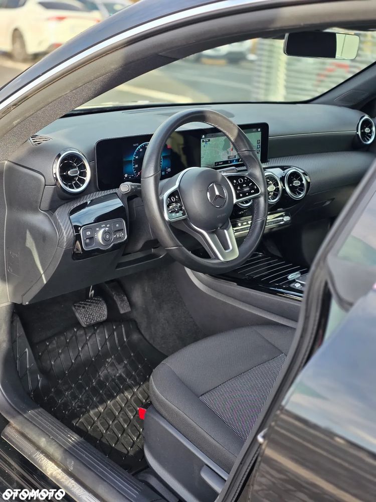 Mercedes-Benz CLA 180 d Progressive 8G-DCT - 15