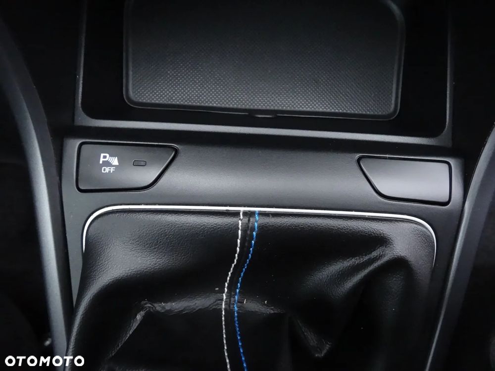 Hyundai i30 blue 1.6 GDI Passion - 32