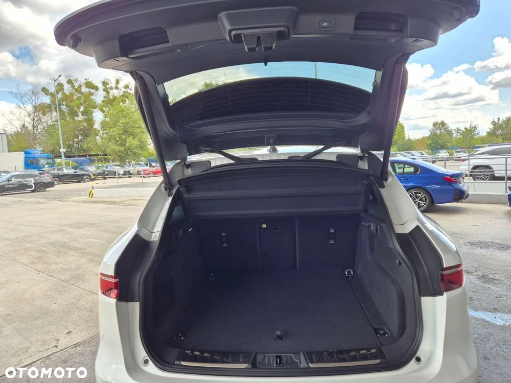 Jaguar F-Pace D200 AWD R-Dynamic SE - 7