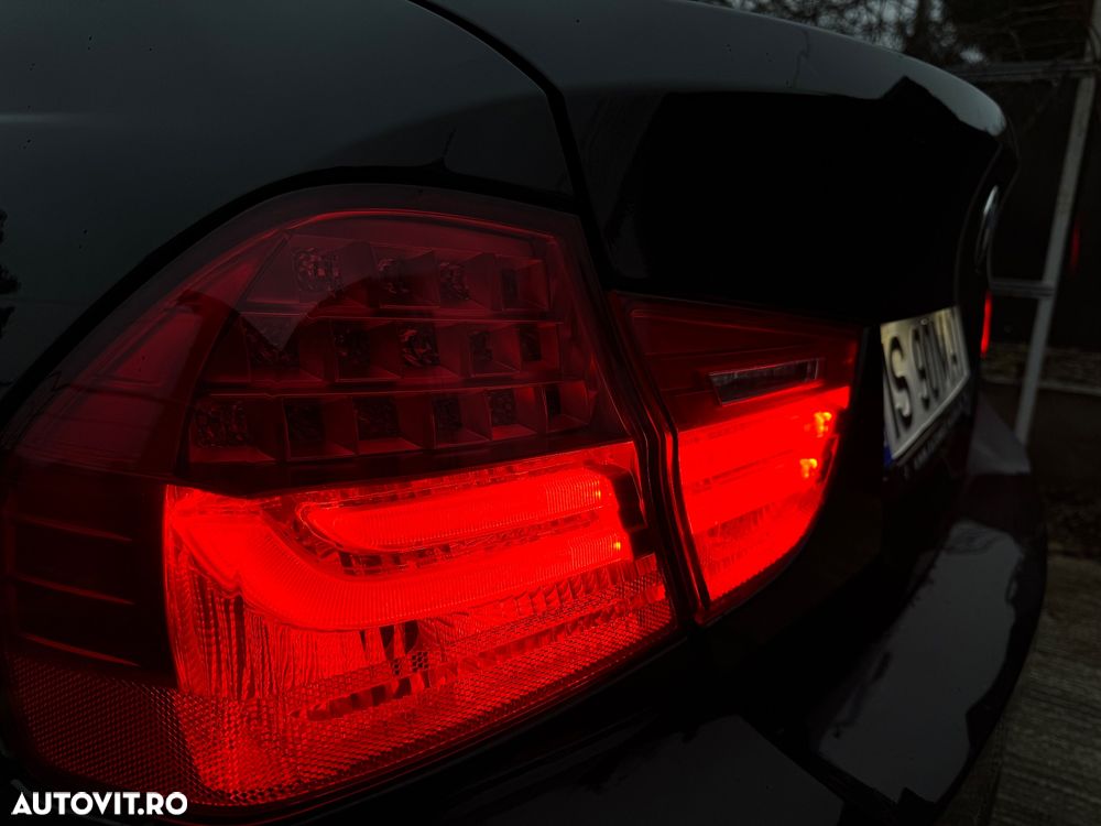 BMW Seria 3 318d DPF Touring Edition Sport - 17