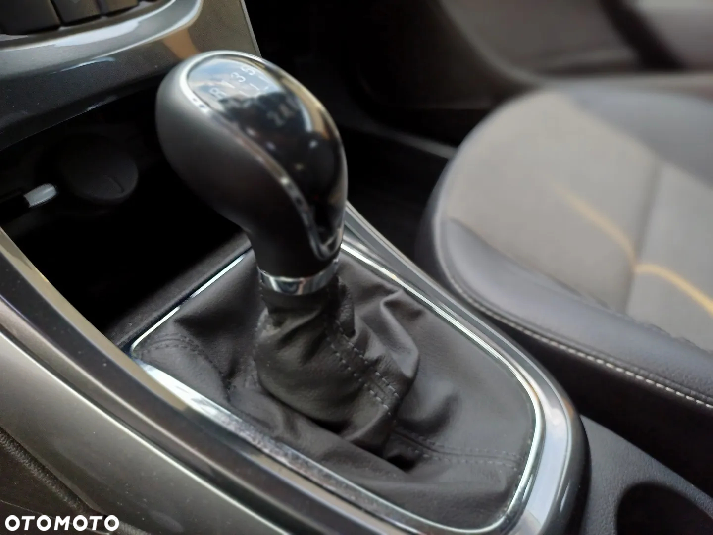 Opel Astra IV 1.6 T SIDI Cosmo S&S - 21