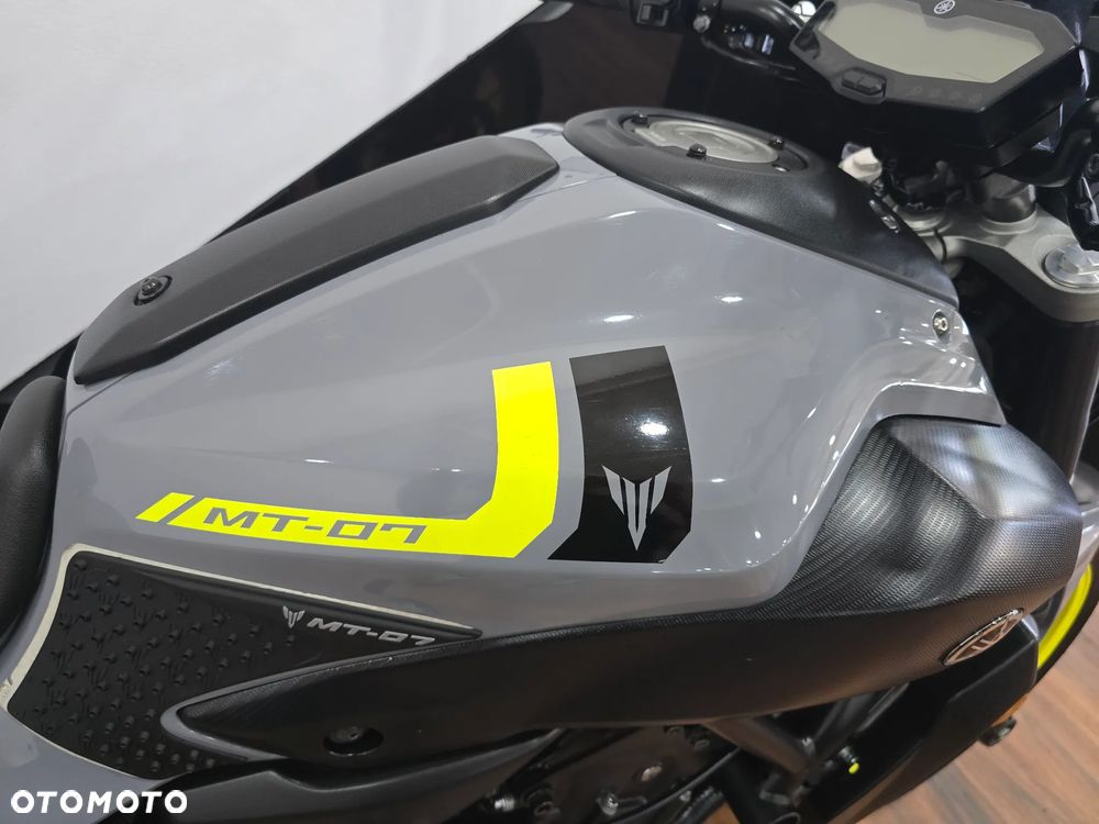 Yamaha MT - 16