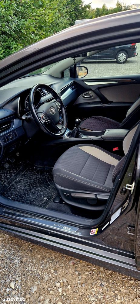Toyota Avensis Touring Sports 1.8 Executive - 10