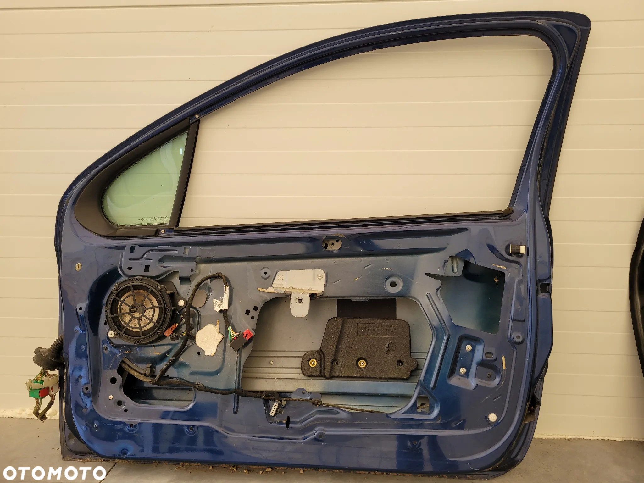 DRZWI PRAWY PRZÓD PEUGEOT 207 3D - 4