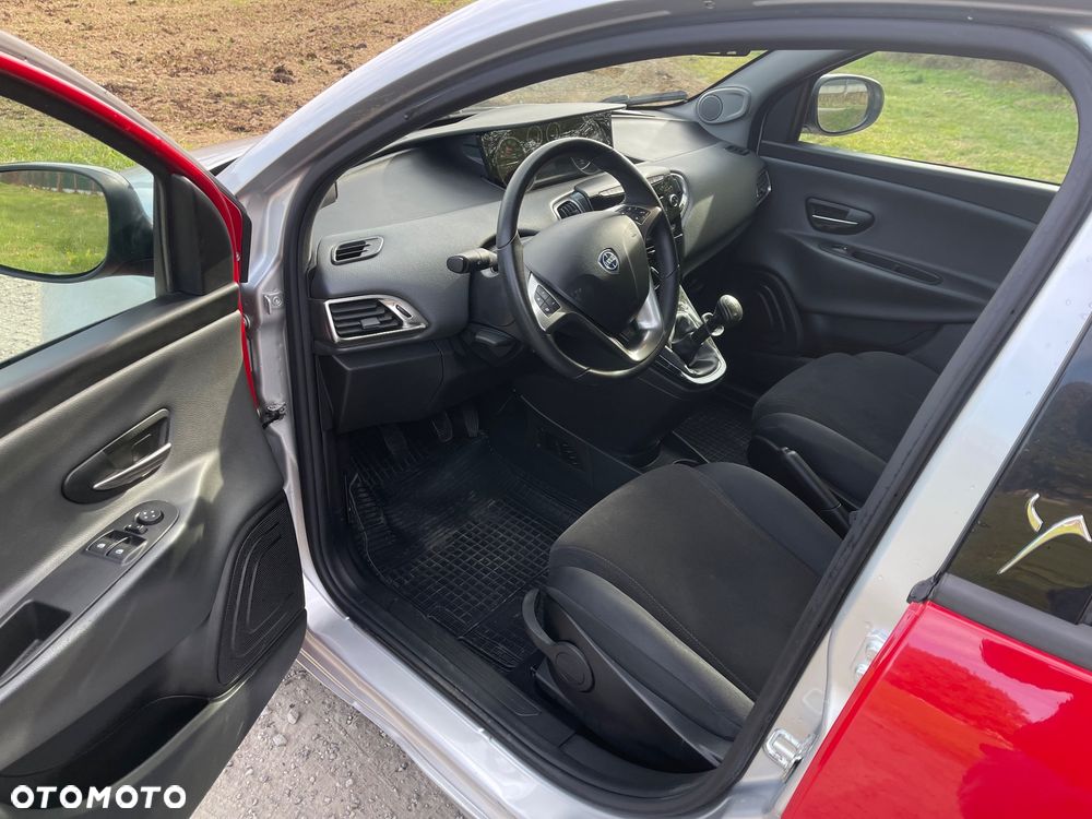 Lancia Ypsilon Y 1.2 8v Platinum - 9