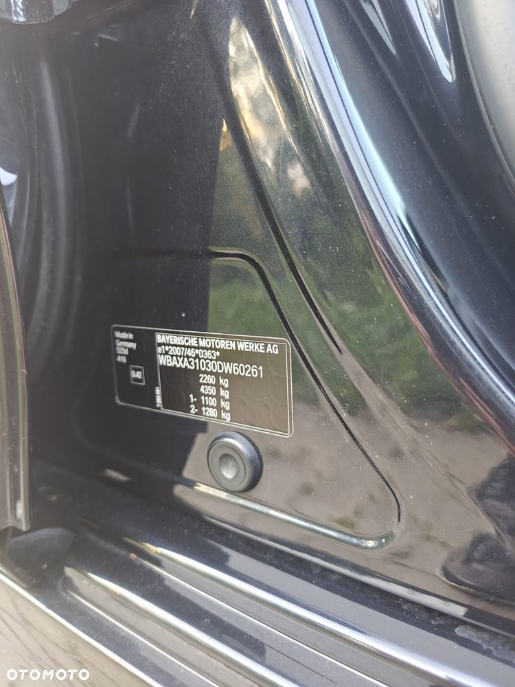 BMW Seria 5 525d - 25