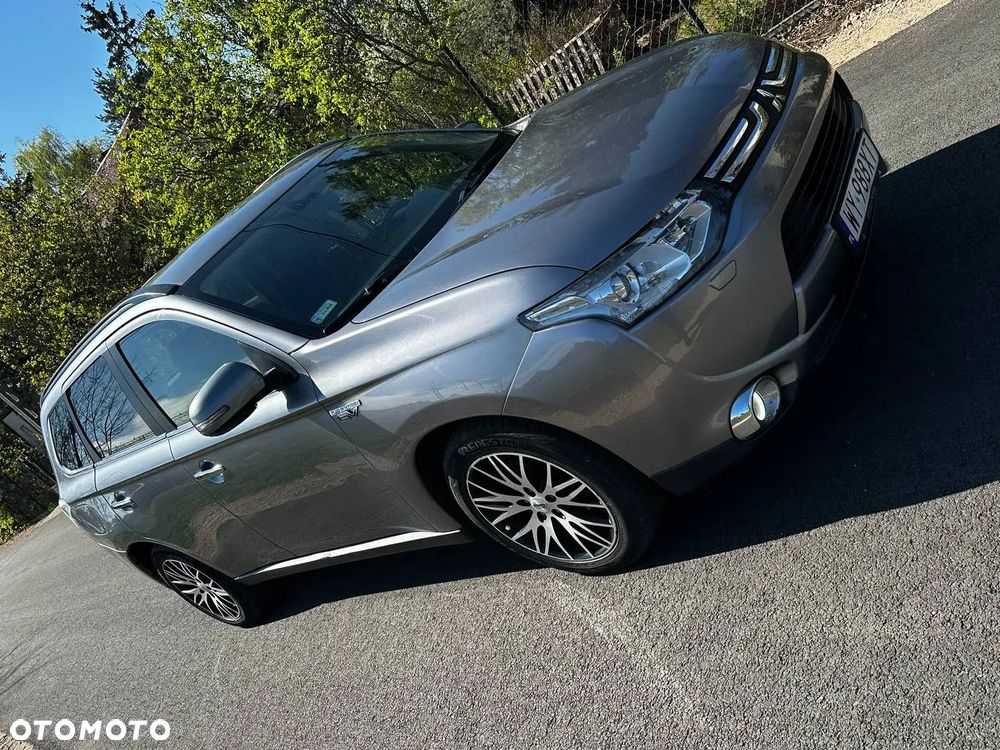 Mitsubishi Outlander Instyle NAVI - 3