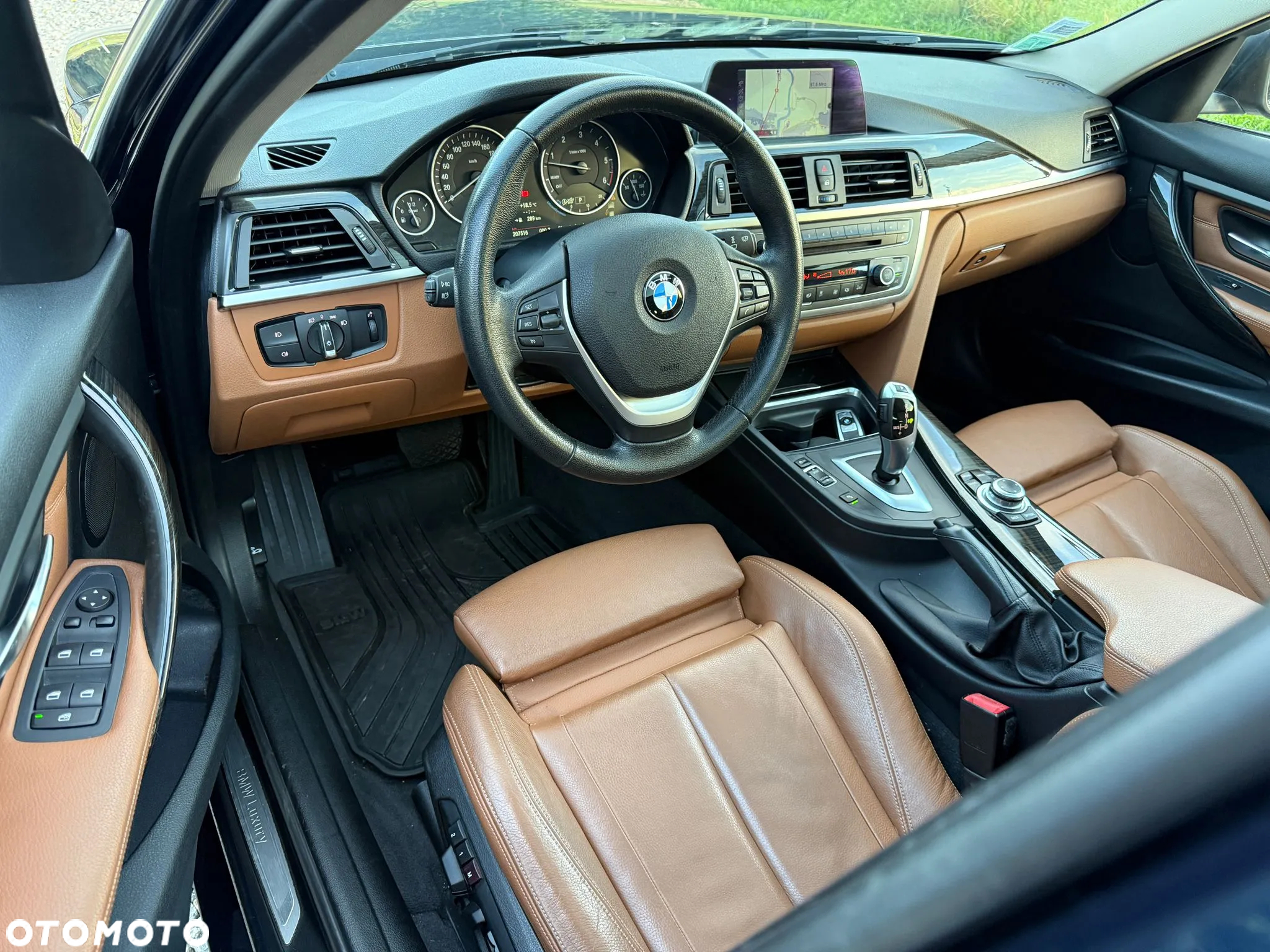 BMW Seria 3 330d Touring xDrive Sport-Aut Blue Performance Luxury Line - 9