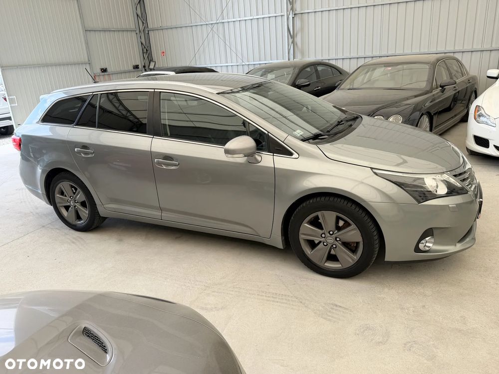 Toyota Avensis - 1