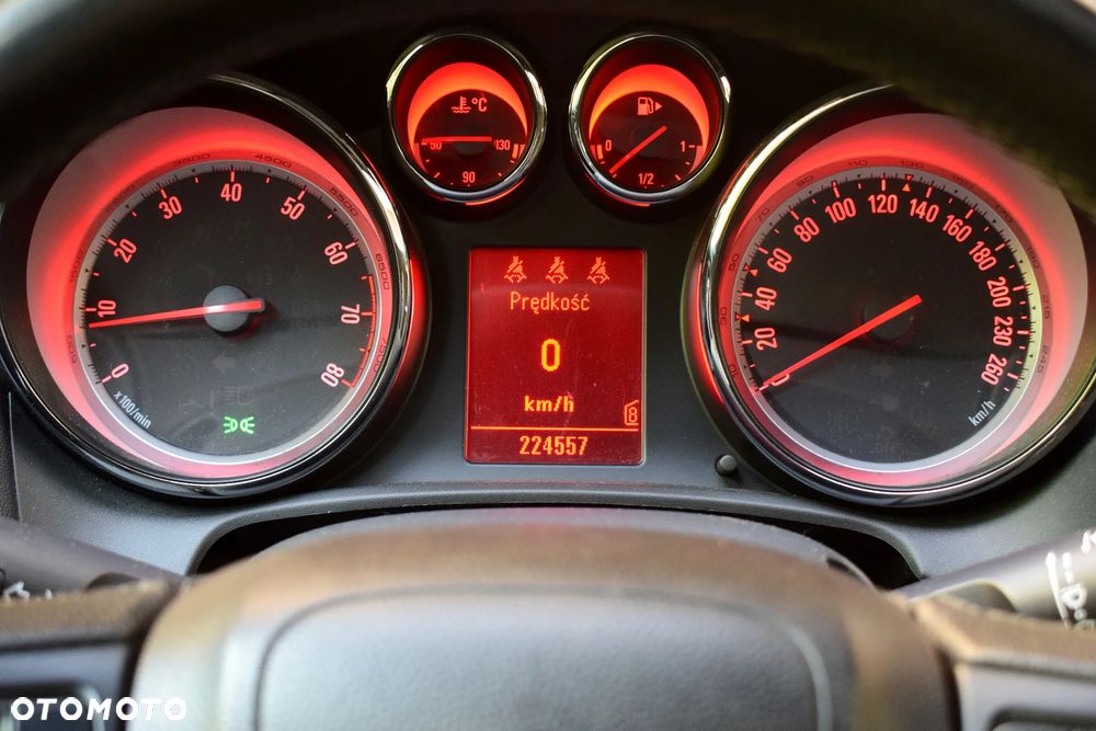 Opel Astra 1.6 Turbo Sport - 19