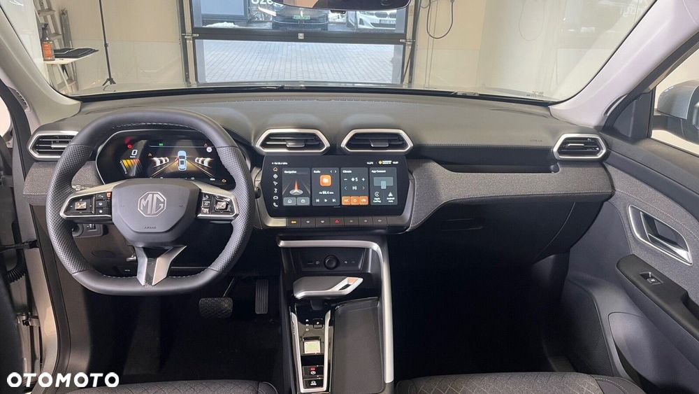 MG ZS Hybrid+ - 27