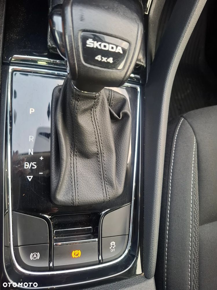Skoda Karoq 2.0 TDI SCR 4x4 Style DSG - 29
