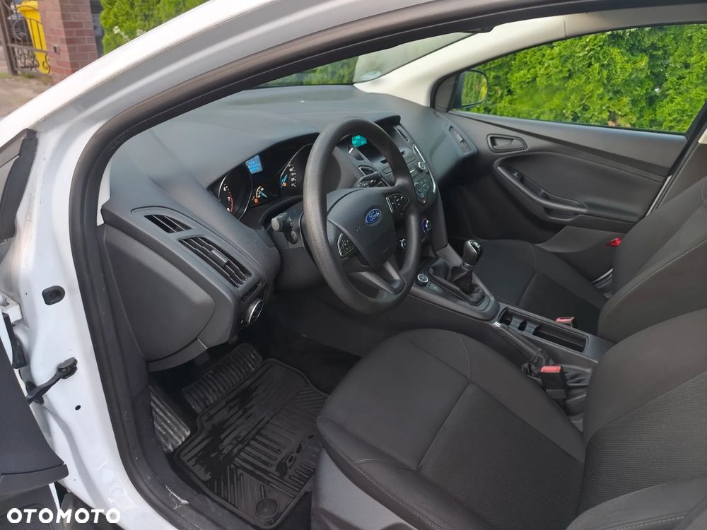 Ford Focus 1.0 EcoBoost Trend - 10