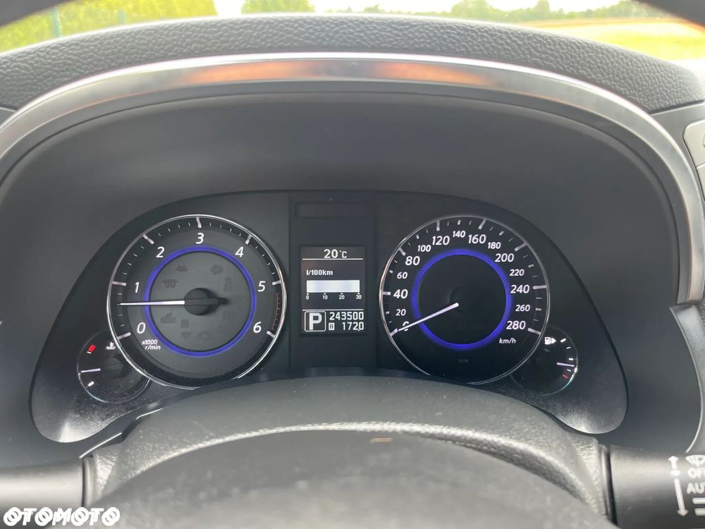 Infiniti FX FX30d S - 8