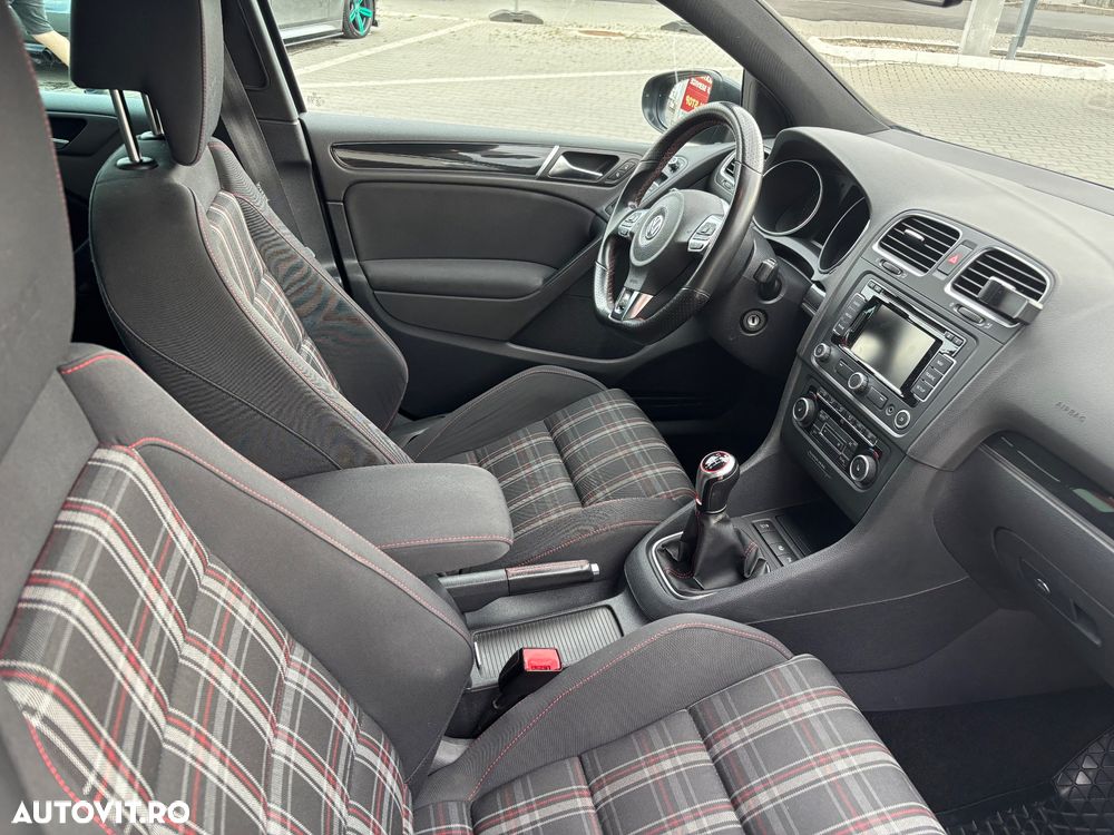 Volkswagen Golf 2.0 TSI GTI - 3