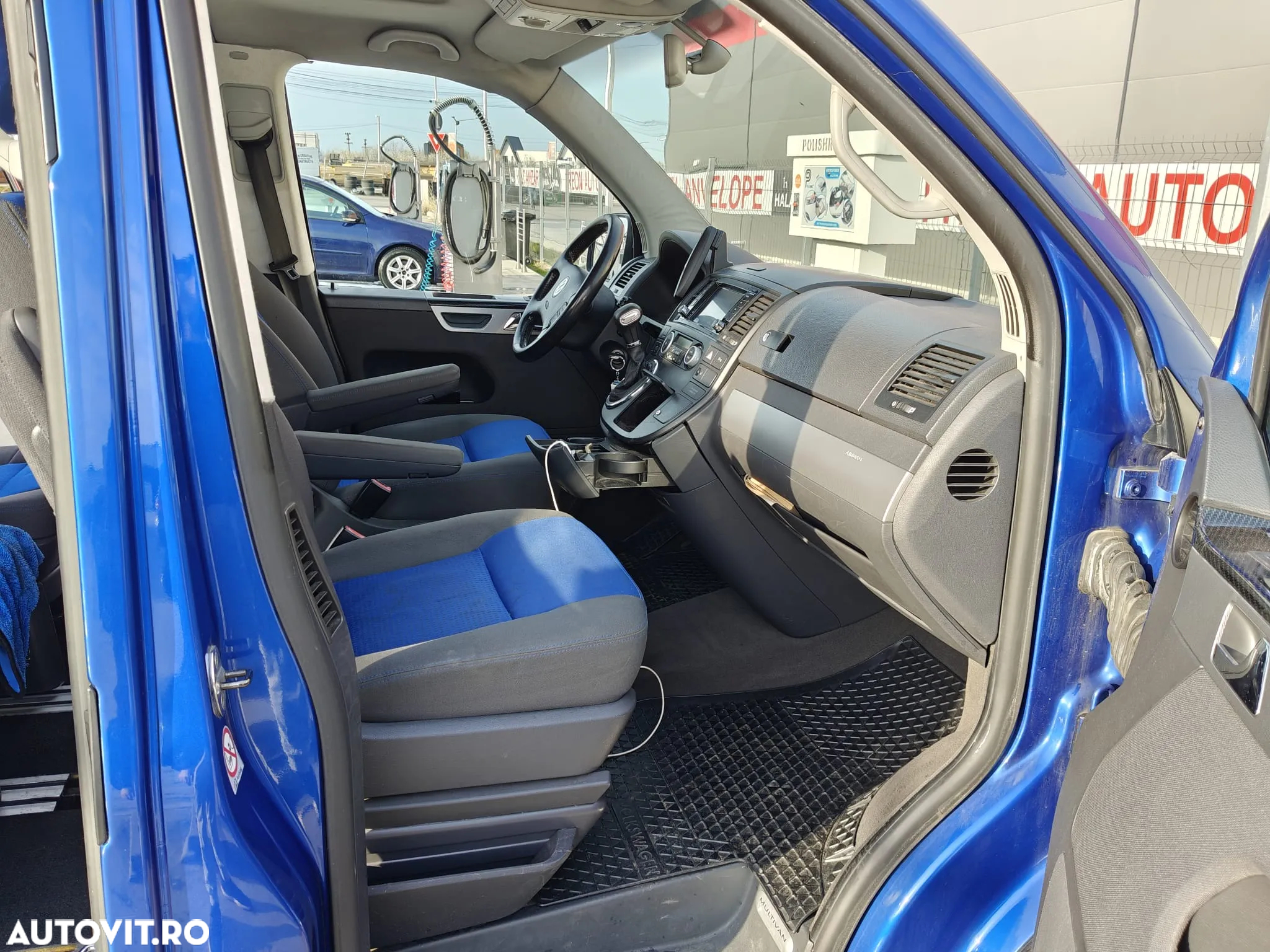 Volkswagen Multivan - 9