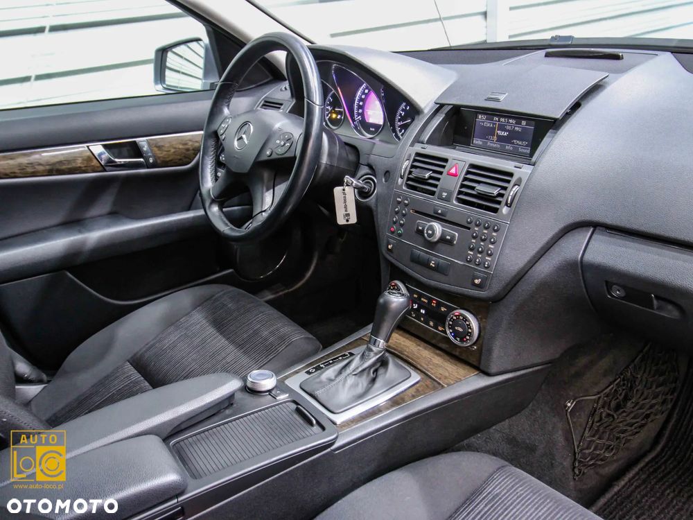Mercedes-Benz Klasa C 180 CGI Automatik BlueEFFICIENCY Elegance - 15