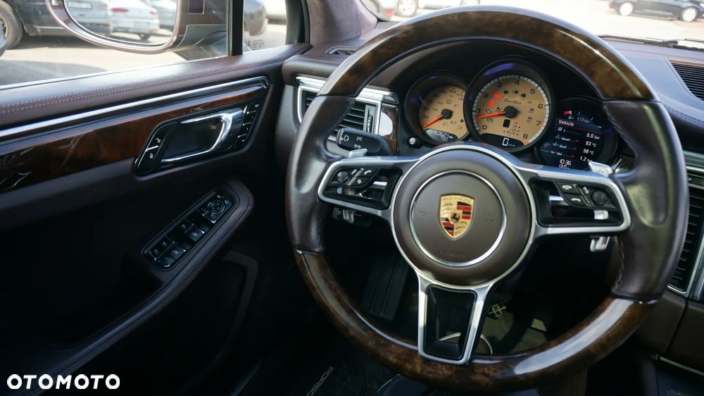 Porsche Macan - 17