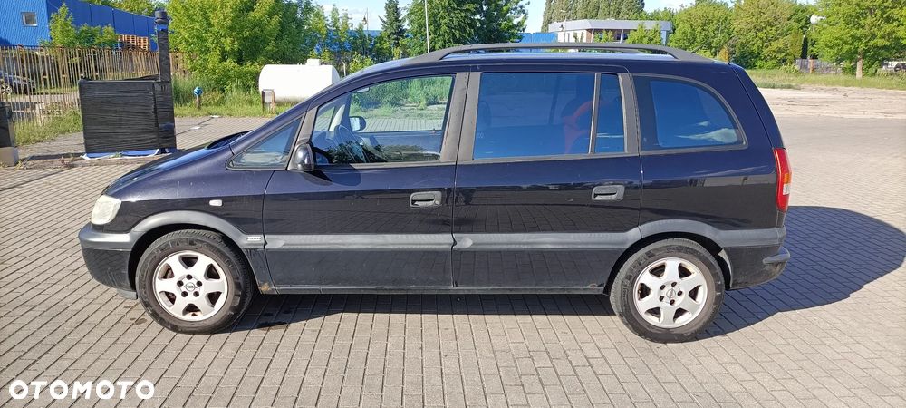 Opel Zafira 1.8 16V Elegance - 2