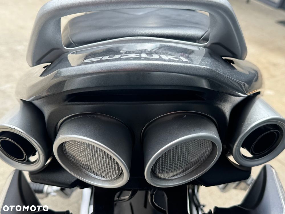 Suzuki GSR - 21