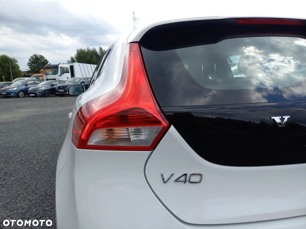 Volvo V40 D2 Drive-E Momentum - 14