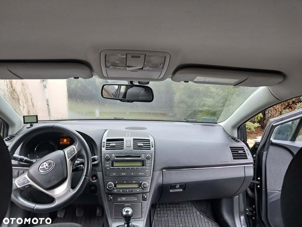 Toyota Avensis 1.8 Sol - 4