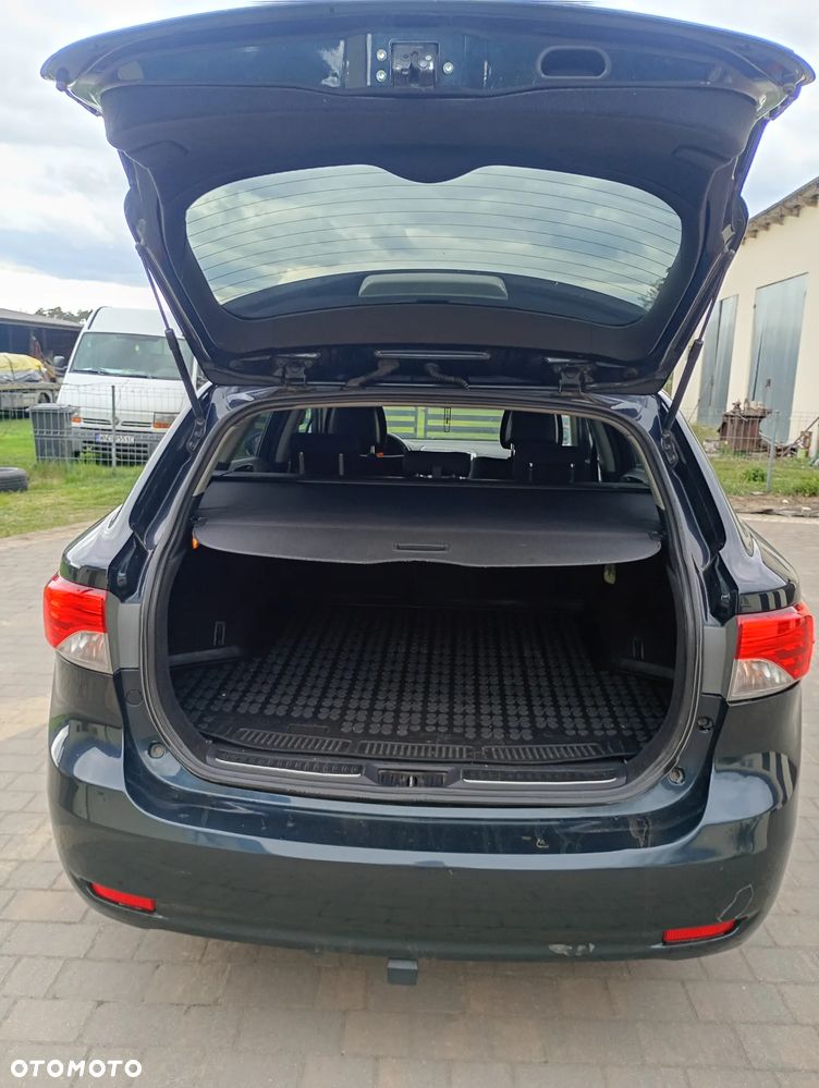 Toyota Avensis - 9