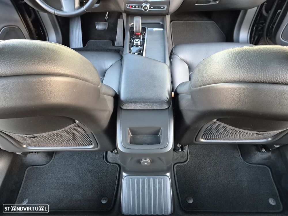 Volvo XC 60 2.0 T6 PHEV Inscription AWD - 44