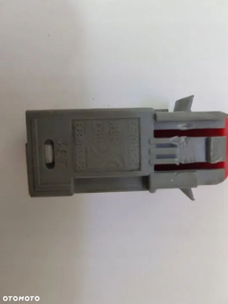 CZUJNIK PEDAŁU SPRZĘGŁA FIAT GRANDE PUNTO 55701396 - 2