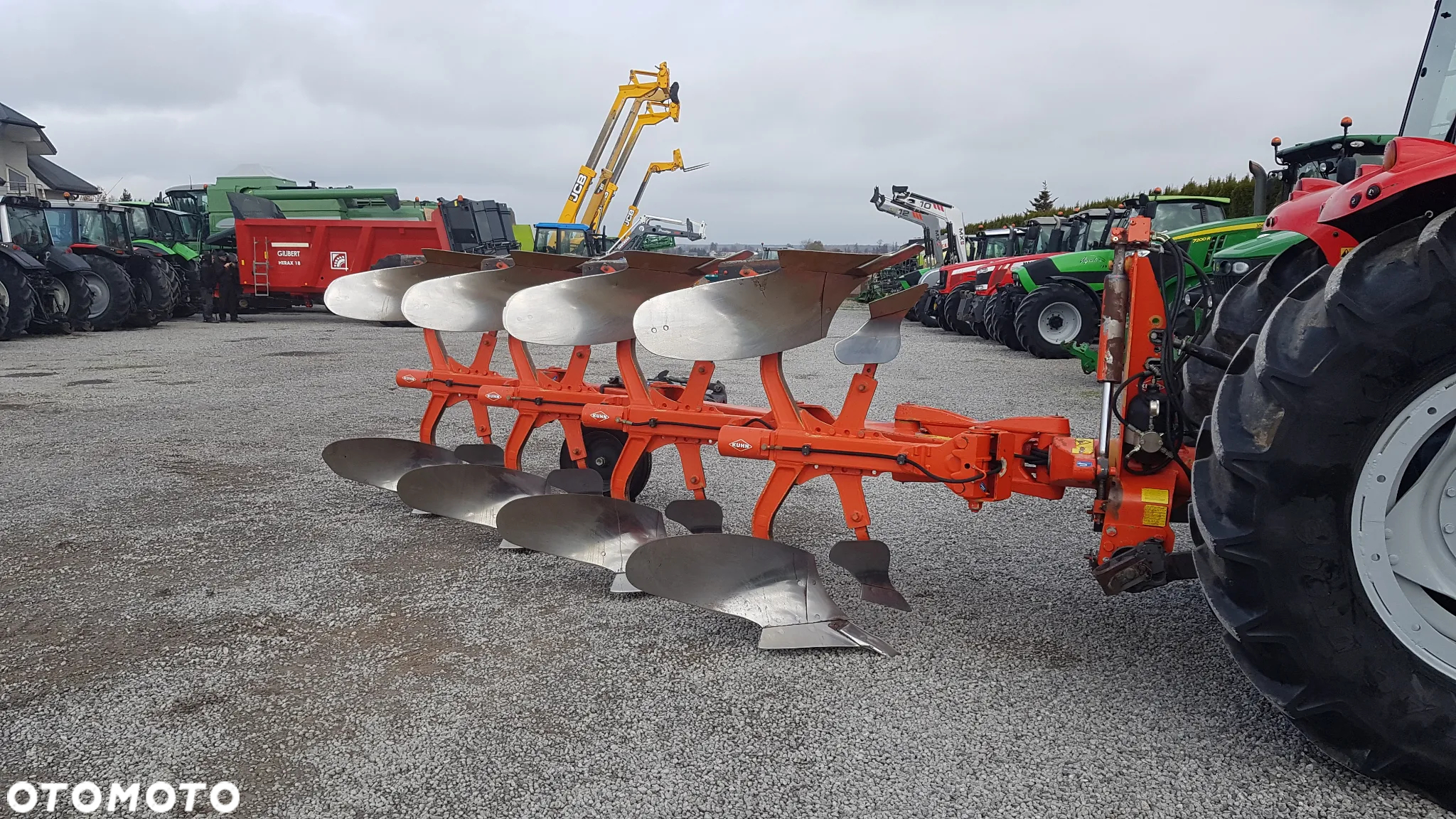 Kuhn VariMaster 121 4 skibowy Non STOP - 38