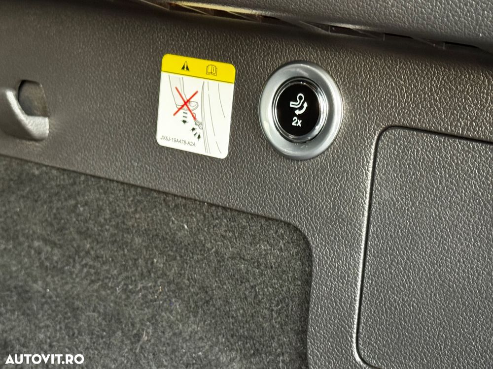 Ford Kuga - 14