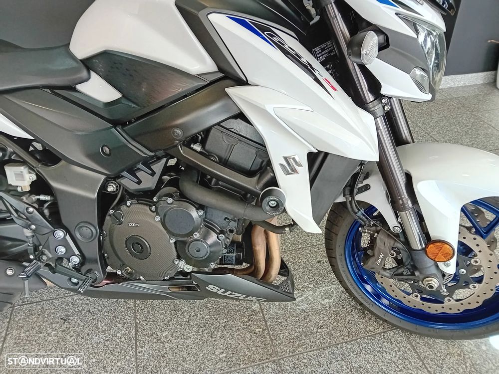 Suzuki GSX GSX-S 750 - 5