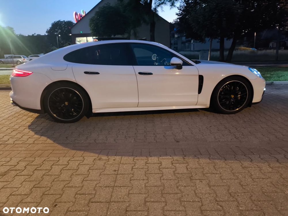 Porsche Panamera Standard - 23