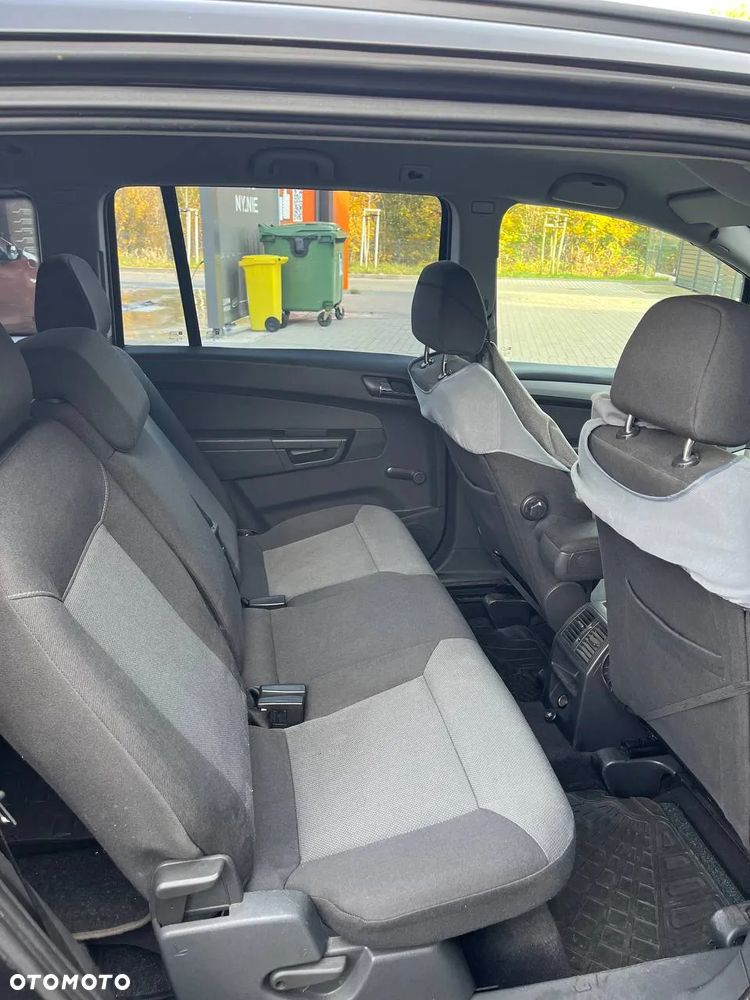 Opel Zafira - 12