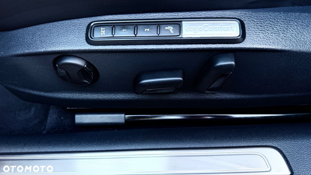 Volkswagen Passat - 35