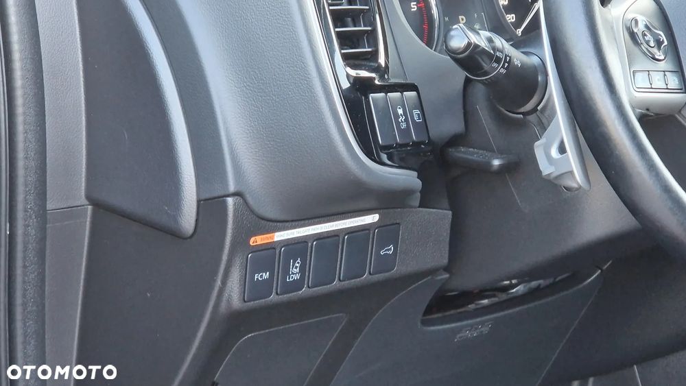 Mitsubishi Outlander 2.2 DID Intense + - 10
